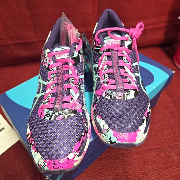 Size 9 - ASICS GEL-Noosa Tri 11 Asics Blue Pink Glo New In Box - Picture 1 of 4